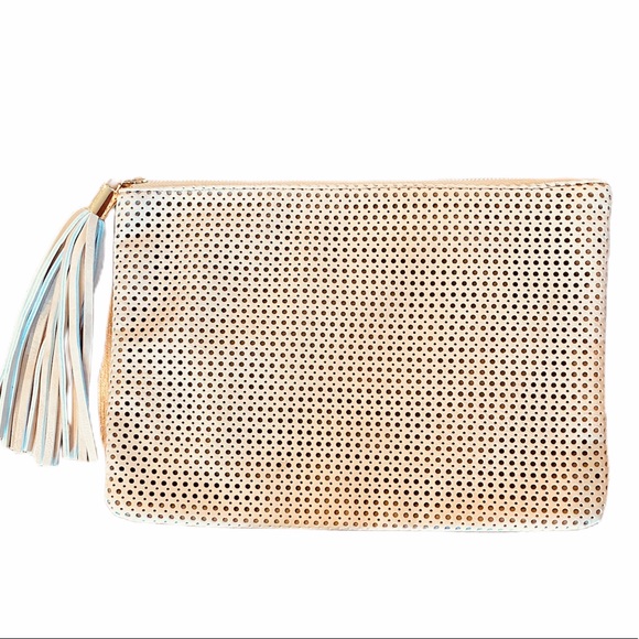 URBAN ORIGINALS Vegan Leather Perforated Clutch - Picture 4 of 8